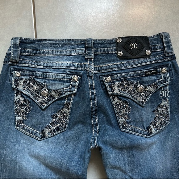 Miss Me CUFFED CAPRI size 29 - Picture 11 of 11